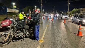 Fiscalização no trânsito autua 79 condutores alcoolizados no fim de semana