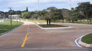 Corredor de ônibus no Setor Policial Sul entra na fase final com nova sinalização horizontal
