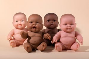 Bonecas reborn e o vazio da conexão humana: Especialista alerta para os reflexos de uma sociedade em crise emocional