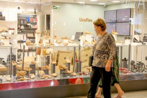Consumidores devem se informar sobre direitos de troca e prazos nas compras do Dia das Mães