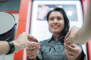 Metodologia “Em Um Piscar de Olhos” encerra etapa com entrega de óculos a estudantes da rede pública