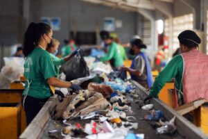 Com 58 mil toneladas de lixo processadas em 2024, DF amplia coleta seletiva em 222% desde 2020