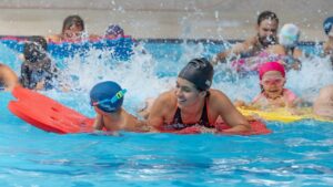 Natação é aliada na prevenção de acidentes com crianças dentro e fora da água