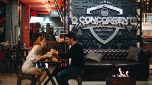 Frio intenso: O Concorrente oferece lareiras ecológicas para aquecer clientes