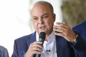 Governador Ibaneis Rocha anuncia construção de duas novas pontes no Lago Sul