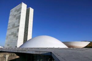 Conselhos de estatais terão cota mínima de 30% para mulheres