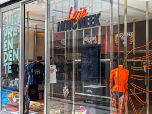 Loja Conceito do Capital Moto Week estreia coleção inédita com linha em neoprene e capacete exclusivo