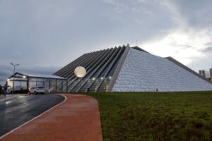 Reinaugurado após mais de uma década, Teatro Nacional abre suas portas para visitas guiadas
