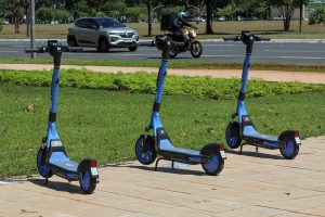 Uso seguro de patinetes elétricos ajuda a evitar acidentes e internações