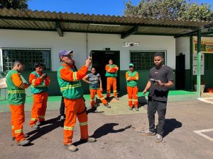 Garis do DF fazem curso gratuito de operador de drone
