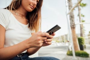 Tarô de bolso: app via WhatsApp une tecnologia e espiritualidade com planos a partir de R$ 5