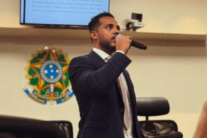 Conheça o advogado criminalista que ganhou destaque nacional em atuação no STF