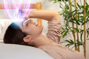 Enxaqueca com Aura: o cérebro avisa antes da dor