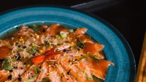 Culinária japonesa combina leveza, hidratação e nutrientes em pratos que equilibram saúde e prazer à mesa