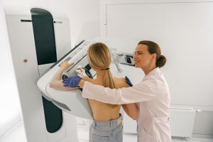 Mamografia: mitos e verdades sobre exame que diagnostica o câncer de mama