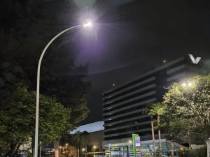 Mutirão recupera iluminação pública nos setores hoteleiros Norte e Sul