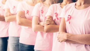 Outubro Rosa: Instituto Sabin promove ações sociais e preventivas para o cuidado de saúde das mulheres
