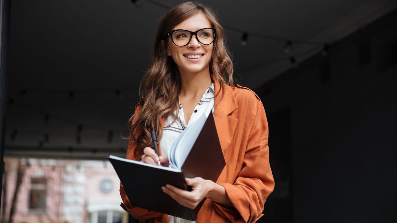 Empresas lideradas por mulheres têm 20% menos inadimplência, aponta estudo da Serasa