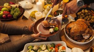 Equilíbrio nas festas: nutricionista explica por que a ceia não é a vilã
