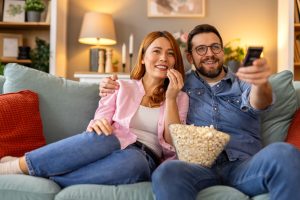 Cinema em casa: ideias simples para criar uma experiência completa