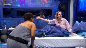 Madrugada de ameaças e racha definitivo em alianças marca véspera de eliminação