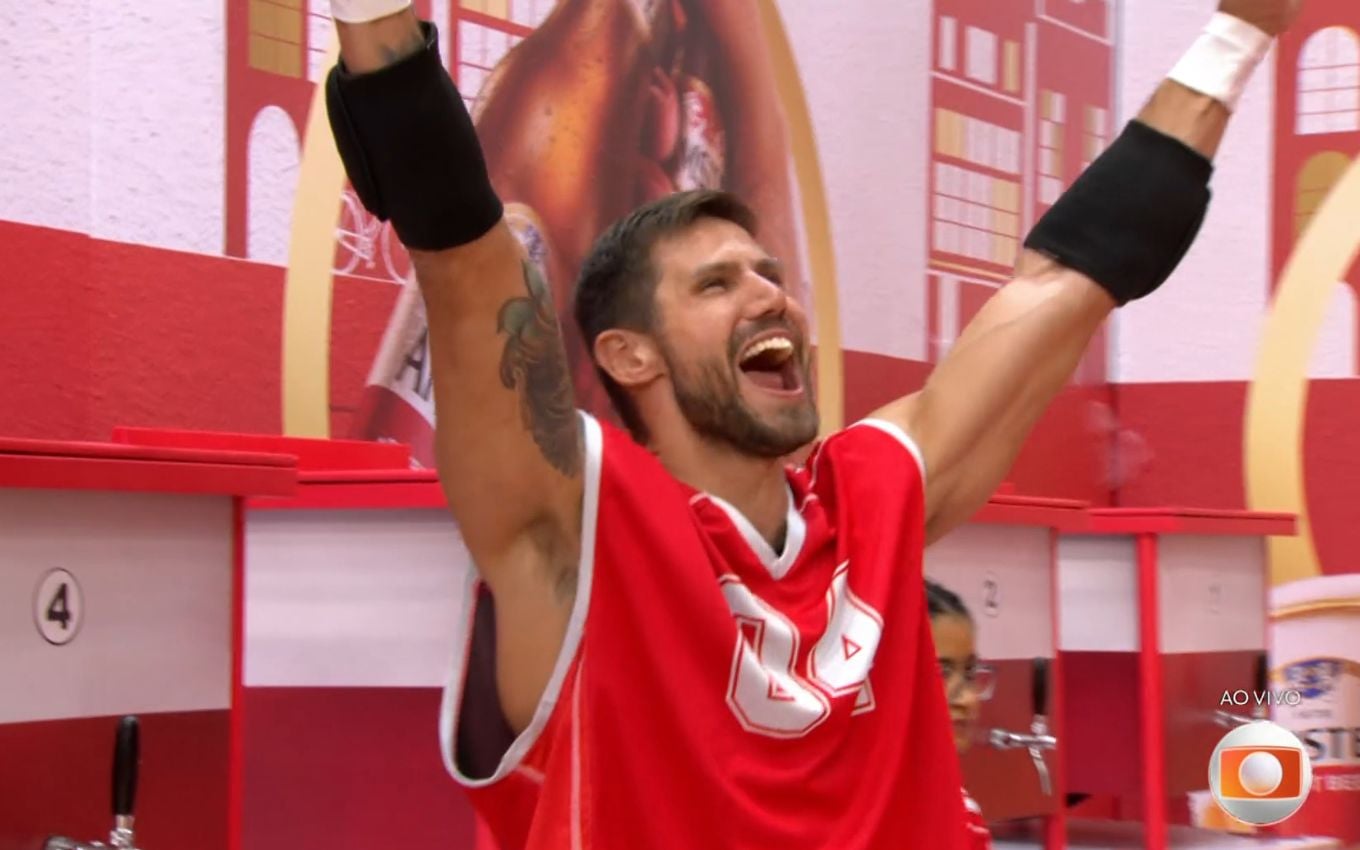 Jonas Sulzbach conquista liderança pela 3ª vez e madrugada é marcada por racha no VIP após surto de Gabriela