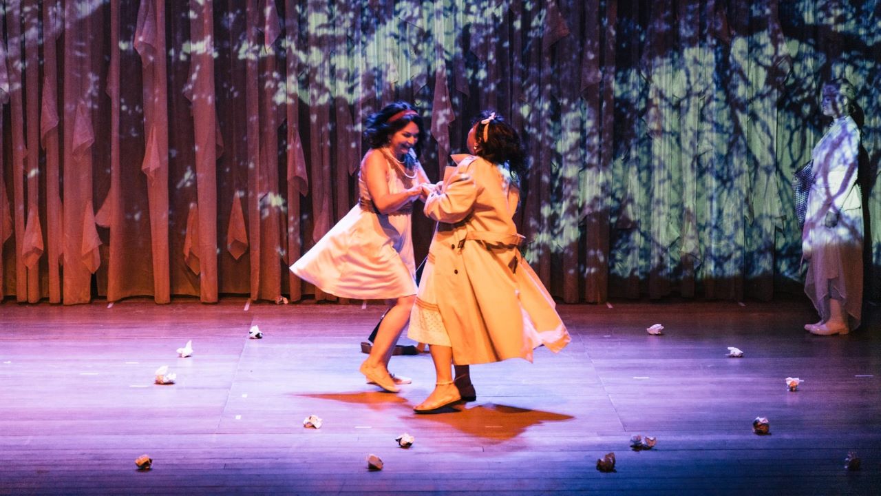 “Trilhas, Noite Cheia de Lua de Sol” encerra circulação nacional em Brasília, na Sala Martins Pena, celebrando o retorno ao território onde o espetáculo nasceu