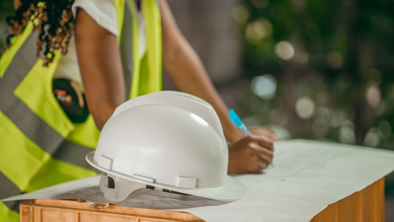 Banco de Profissionais do Seconci-DF conecta trabalhadores e empresas da construção