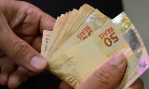 IR zero para quem ganha até R$ 5 mil vale a partir deste mês