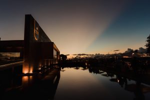 Sunset na Vinícola: um brinde às mulheres no coração de Brasília