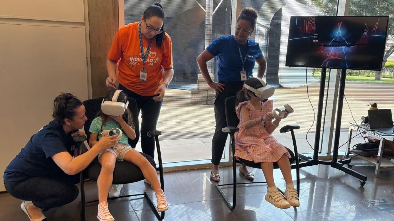 Planetário de Brasília comemora 52 anos com quase 2 mil visitantes em evento científico e familiar