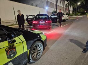 Quatros veículos com escapamento adulterado foram flagrados na ação