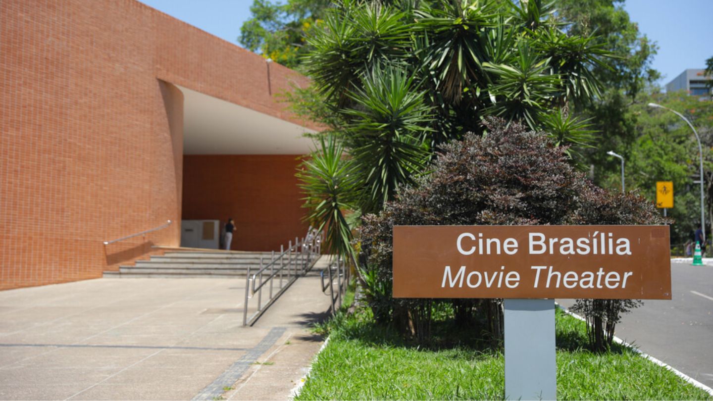 Última semana de abril traz romances dos anos 1990 e 2000 em sessões especiais no Cine Brasília