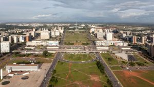 Livro ‘Monumental’ reúne arquivos, desenhos técnicos e fotos para contar a história do coração cívico de Brasília