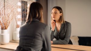 Dificuldade de dizer não pode estar ligada à sobrecarga emocional e ao adoecimento mental