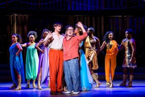 Tom Jobim Musical: Espetáculo aclamado segue em temporada até 19 de abril