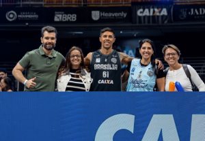 Brasília Abre os Playoffs com Vitória Apertada, Mas Questões Estruturais Permanecem