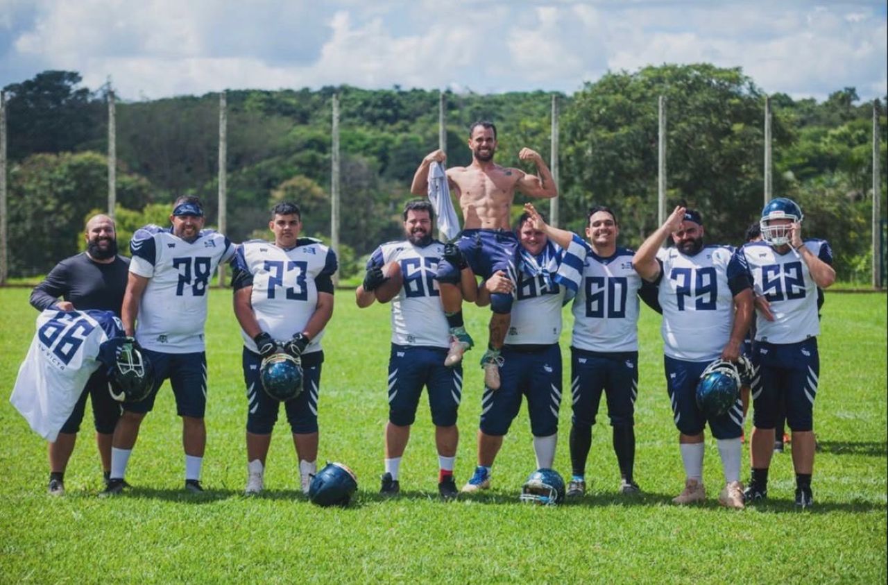Tubarões do Cerrado estreiam com vitória no Campeonato Mineiro de Futebol Americano
