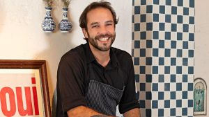 Elia Schramm assina menu especial no A Mano