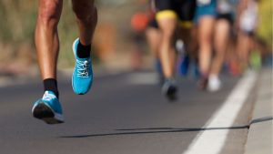 Boom das corridas de rua acende alerta para cuidados com o corpo e reforça importância da fisioterapia esportiva