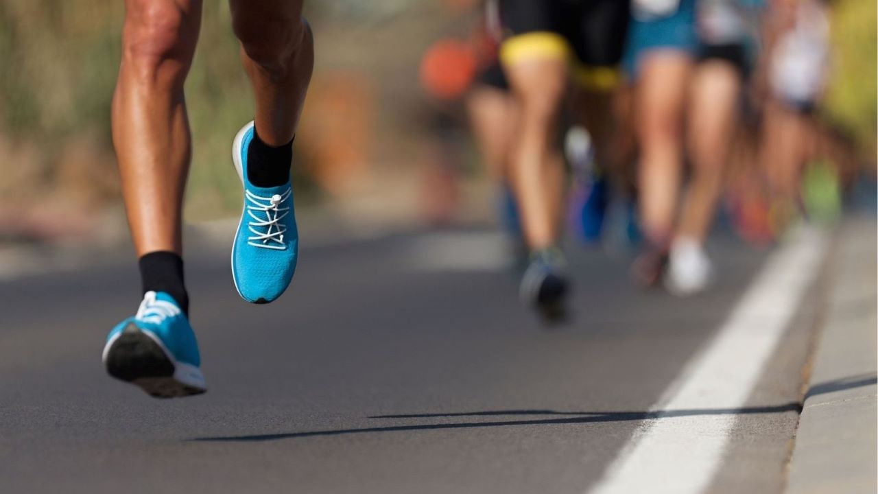 Boom das corridas de rua acende alerta para cuidados com o corpo e reforça importância da fisioterapia esportiva