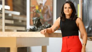 Exposição gratuita transforma pintura em experiência imersiva e convida público a “perder a borda” em Brasília