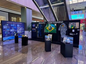 Viagem ao espaço: exposição imersiva leva público a reviver missão histórica no Manhattan Shopping