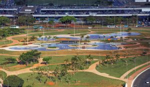 Construído após 48 anos de espera, Jardim Burle Marx transforma área central de Brasília
