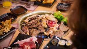 Dia dos Namorados: Yakinikuya aposta em experiência exclusiva inspirada no tradicional churrasco japonês