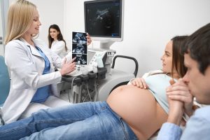 Farmacotécnica destaca inovação em saúde da mulher durante o 58º Congresso de Ginecologia e Obstetrícia do DF