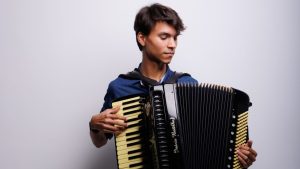 Com patrocínio master da Shell, Complexo Cultural do Choro recebe Inácio Botêlho em tributo a Dominguinhos