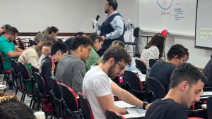 Falta tempo para estudar? Descubra como transformar poucas horas por dia em uma preparação eficiente