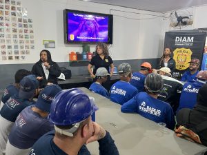 Agosto Lilás: Seconci-DF leva conscientização para os canteiros de obras do Distrito Federal
