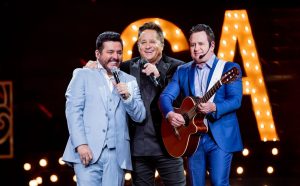 Na Praia Festival encerra temporada 2026 com Bruno & Marrone e Leonardo, no projeto Cabaré – O Último Encontro